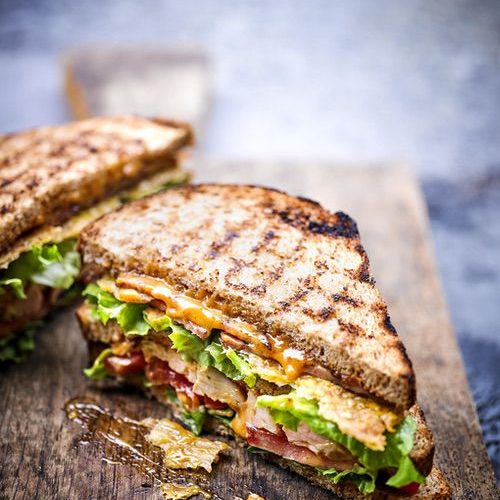 20231018135933-spicy-chicken-club-sandwich