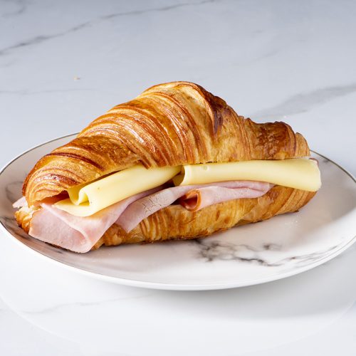 bedR3F26qSqrsJke5-18. Croissant Jamón Queso
